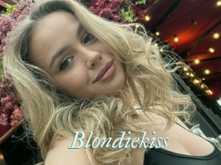 Blondiekiss