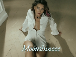 Moonshineee