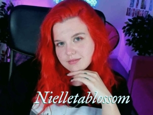 Nielletablossom