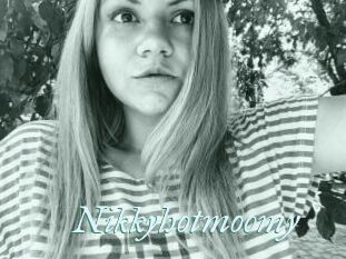 Nikkyhotmoomy